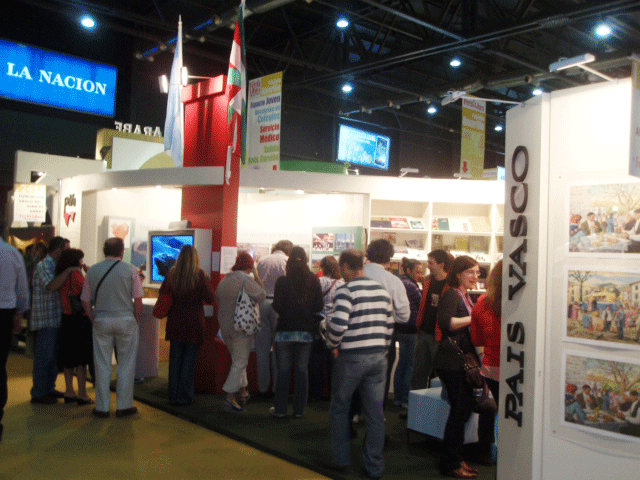 Vista del stand vasco de la 35 edición de la Feria del Libro de Buenos Aires (foto EuskalKultura.com)